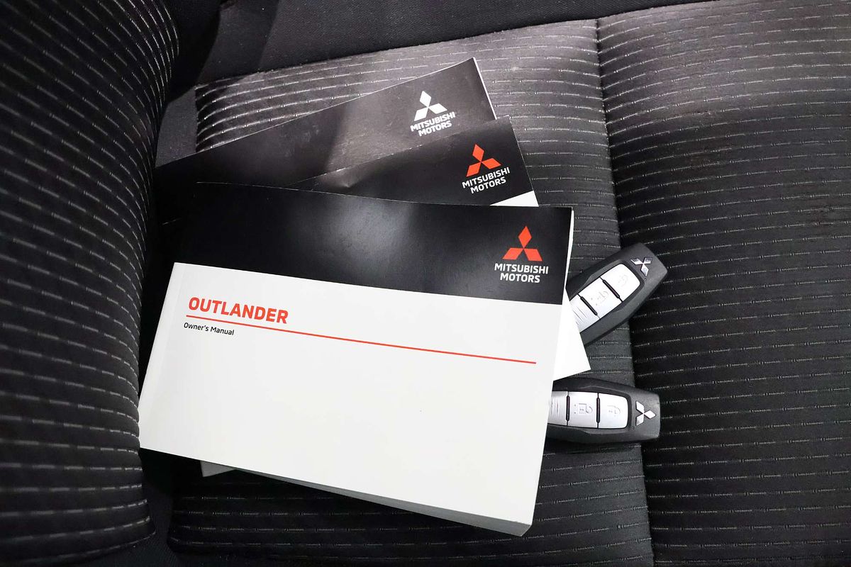 2022 Mitsubishi Outlander LS ZM