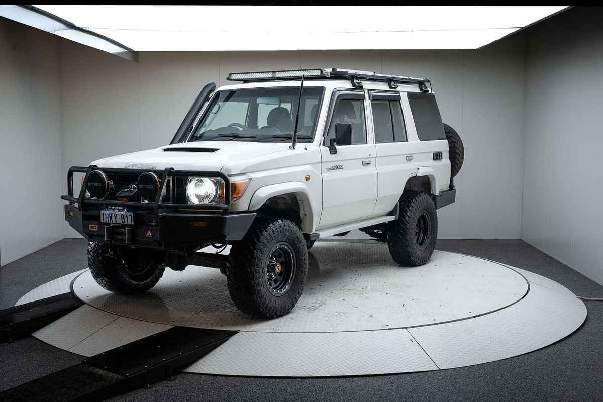2013 Toyota Landcruiser GXL VDJ76R