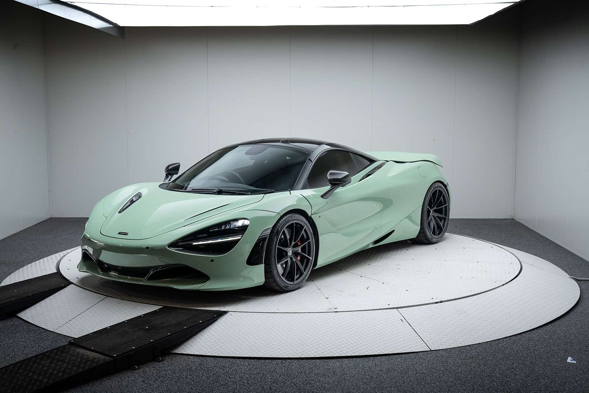 2017 McLaren 720S Performance P14