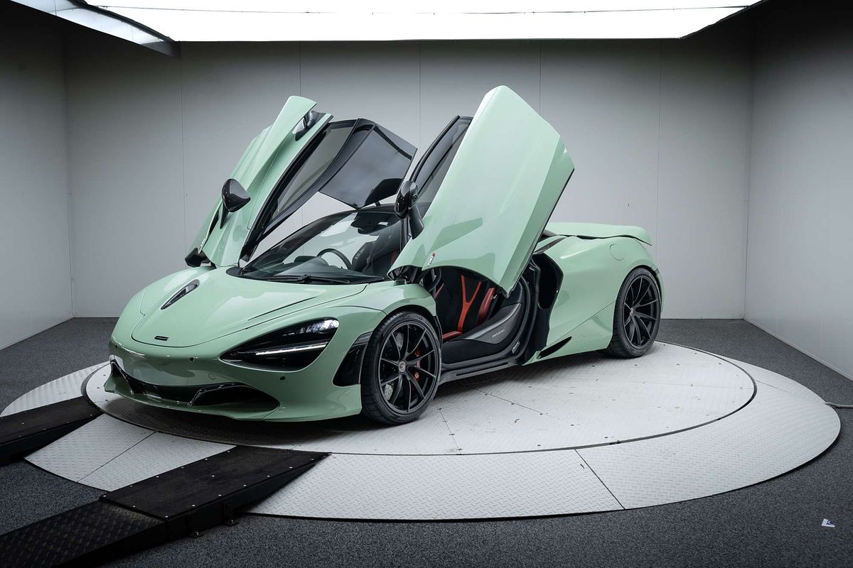 2017 McLaren 720S Performance P14