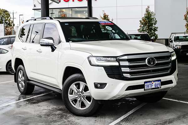 2022 Toyota Landcruiser Sahara FJA300R