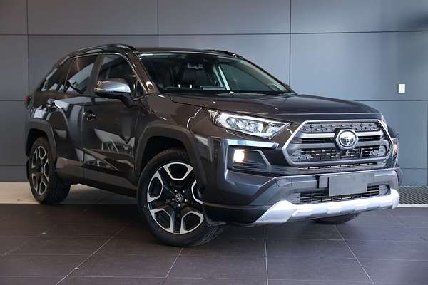 2020 Toyota RAV4 Edge AXAA54R