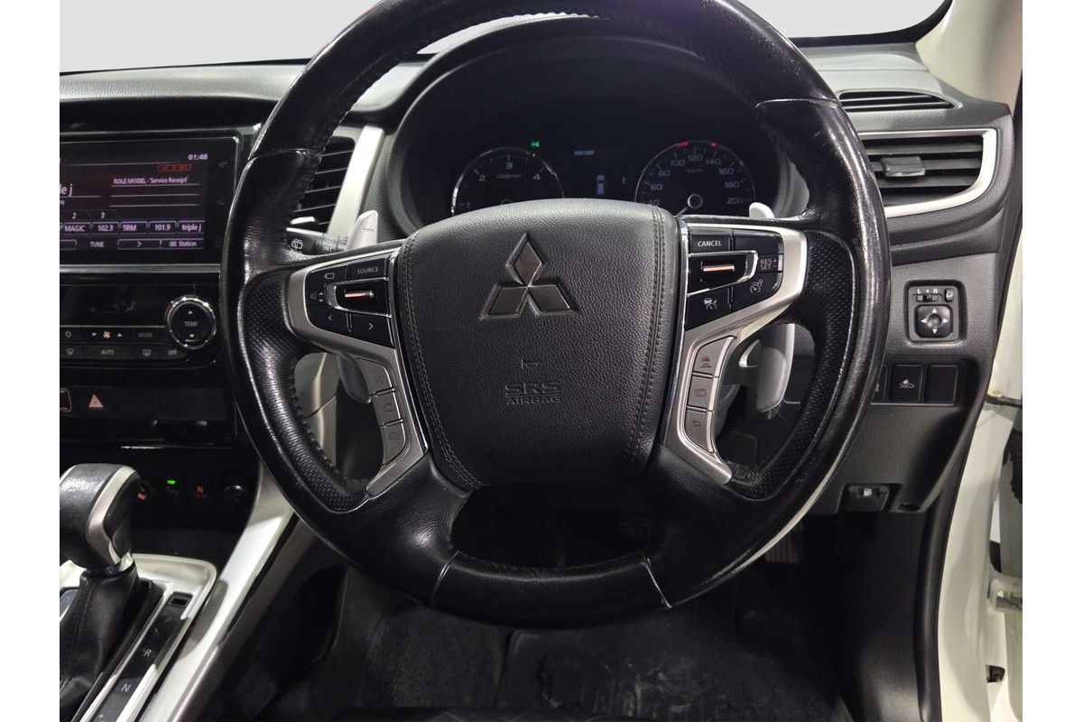 2017 Mitsubishi Pajero Sport Exceed QE image 11