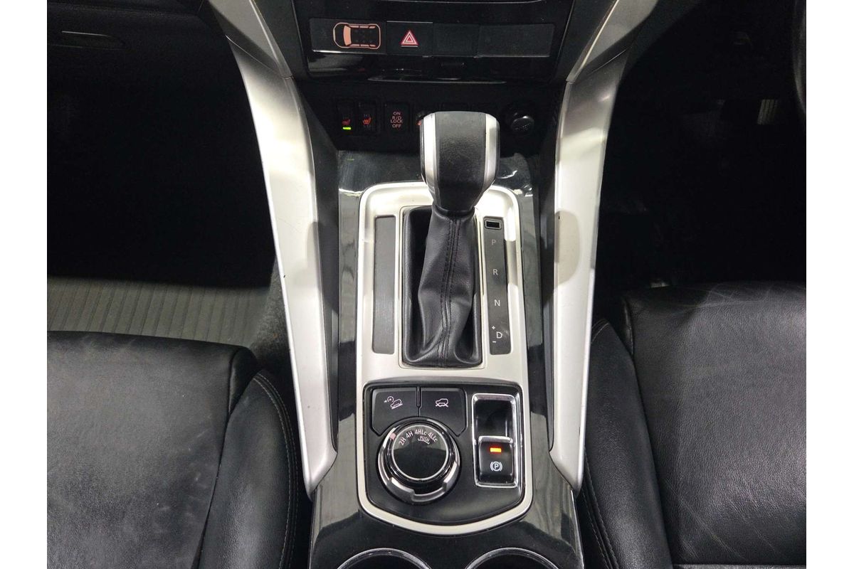2017 Mitsubishi Pajero Sport Exceed QE image 18