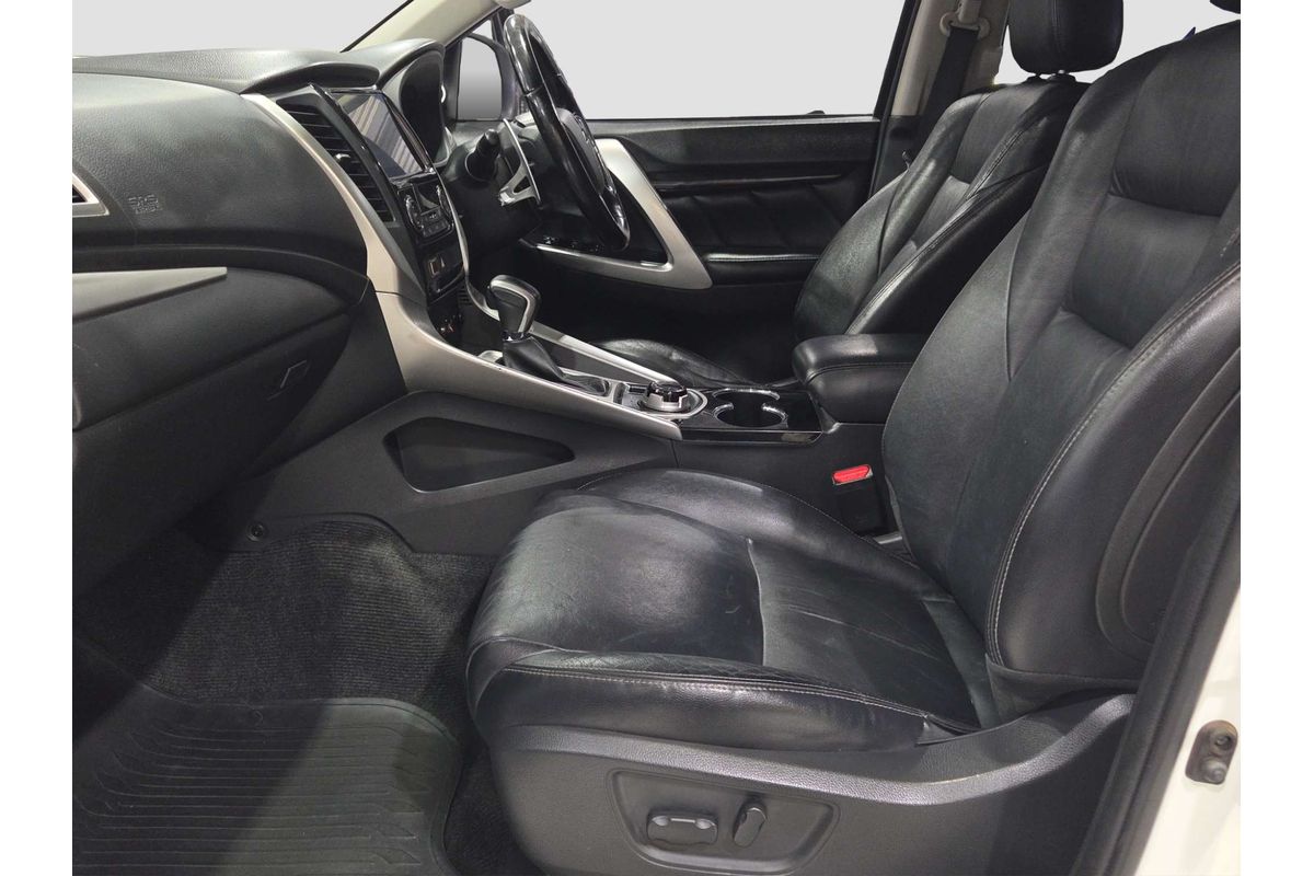 2017 Mitsubishi Pajero Sport Exceed QE image 19