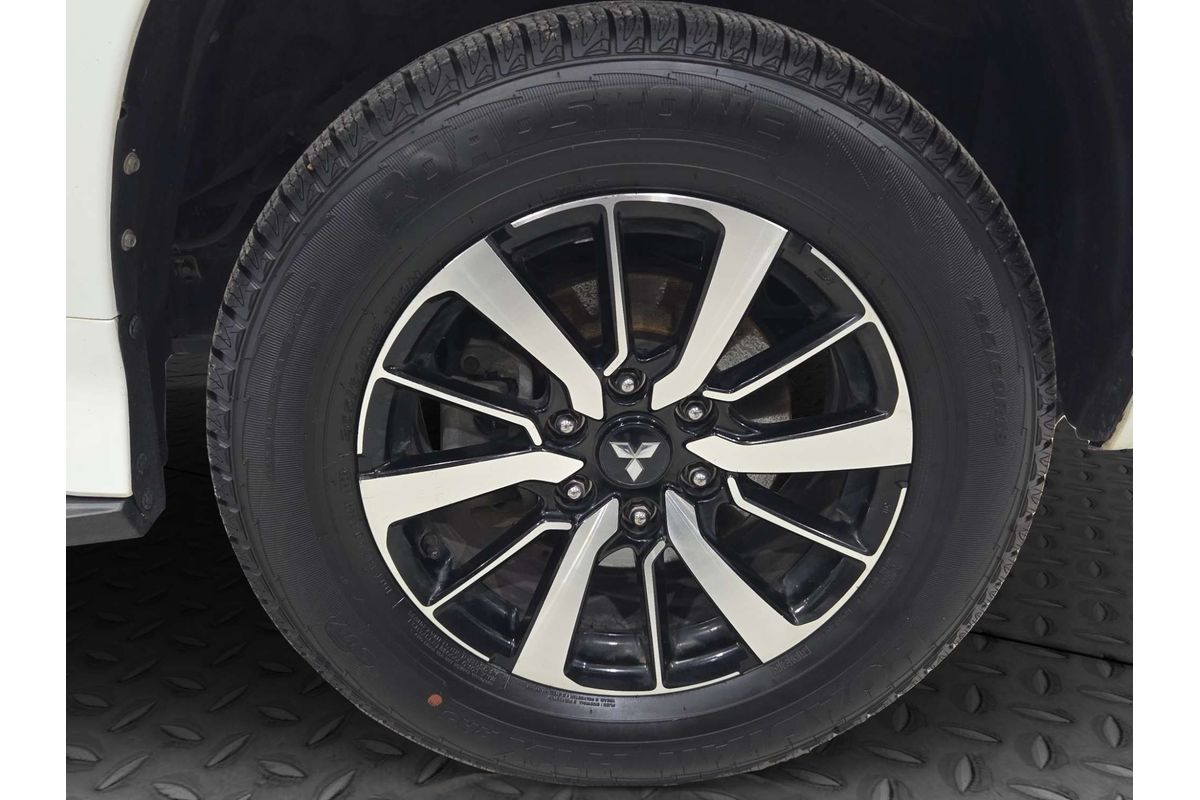 2017 Mitsubishi Pajero Sport Exceed QE image 21