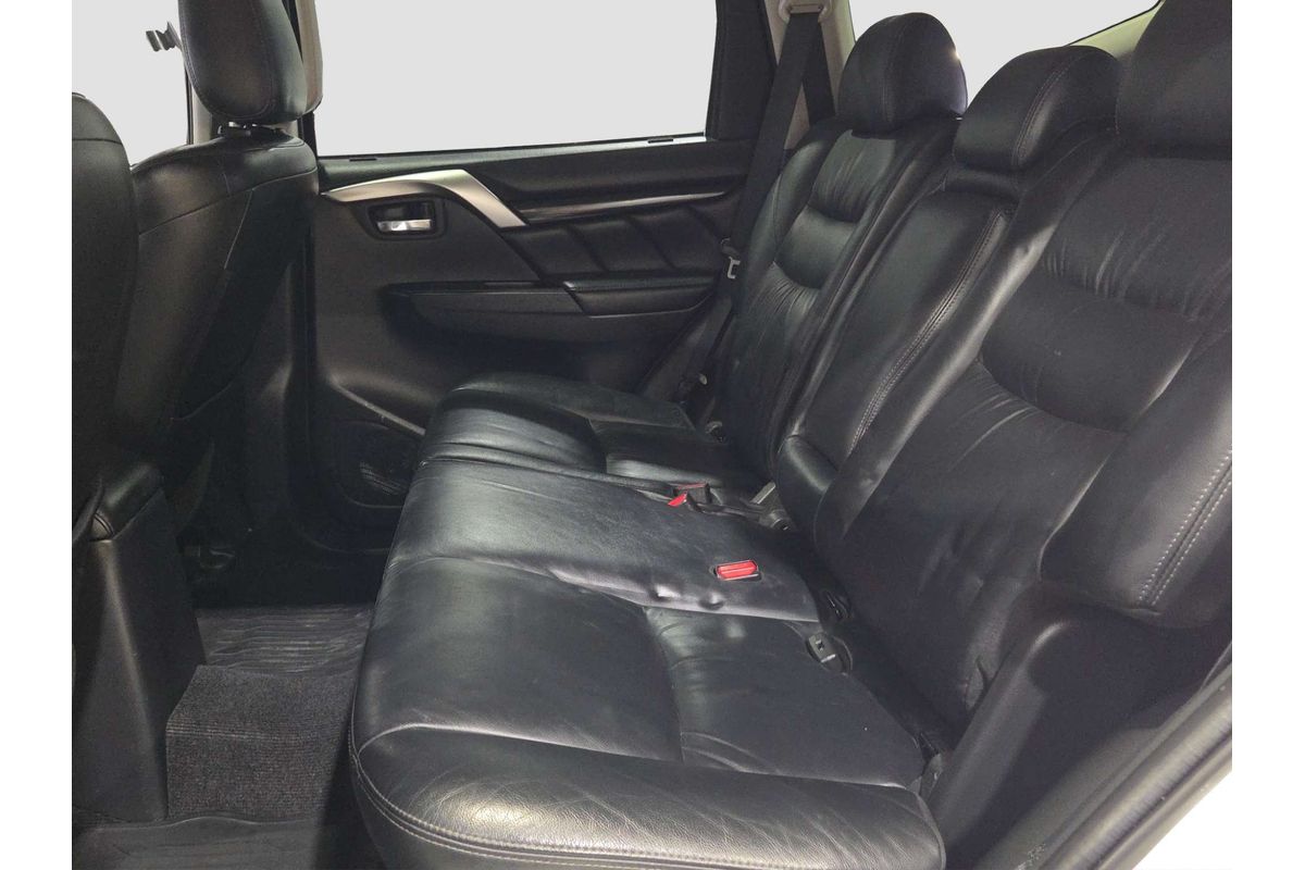2017 Mitsubishi Pajero Sport Exceed QE image 24