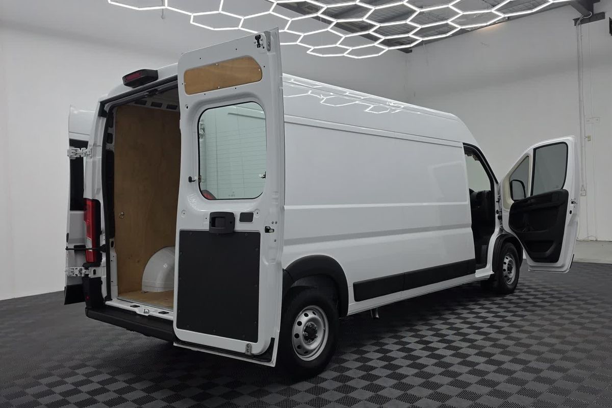 2024 Fiat Ducato Series 9 LWB Mid Roof