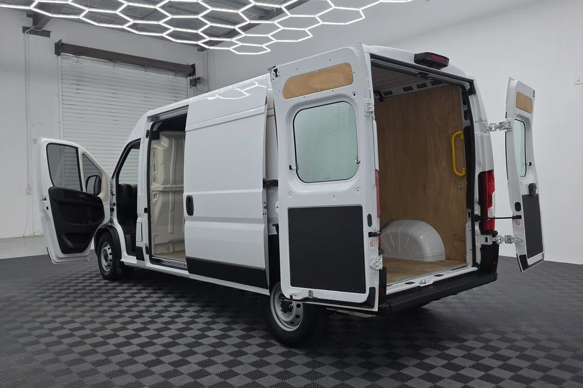 2024 Fiat Ducato Series 9 LWB Mid Roof