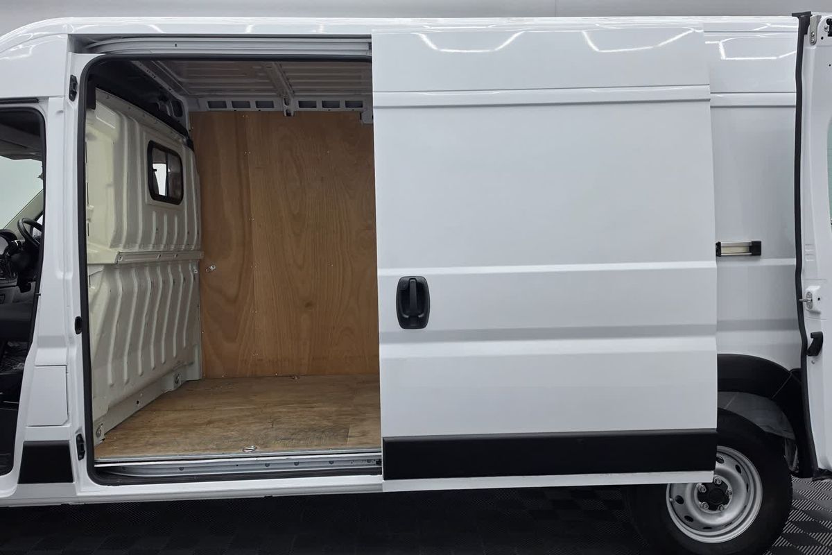 2024 Fiat Ducato Series 9 LWB Mid Roof