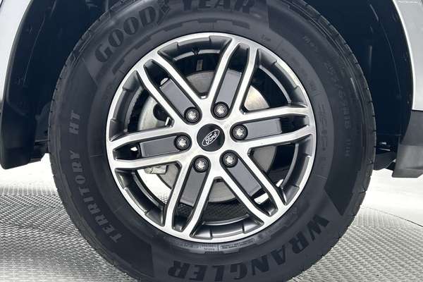 2025 Ford Everest Trend 2.0L thumb-9
