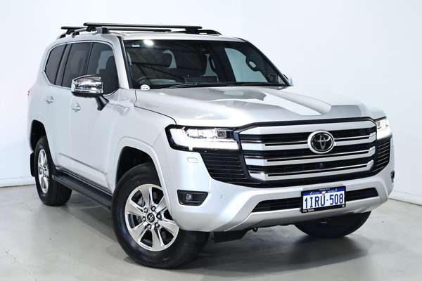 2023 Toyota Landcruiser Sahara FJA300R