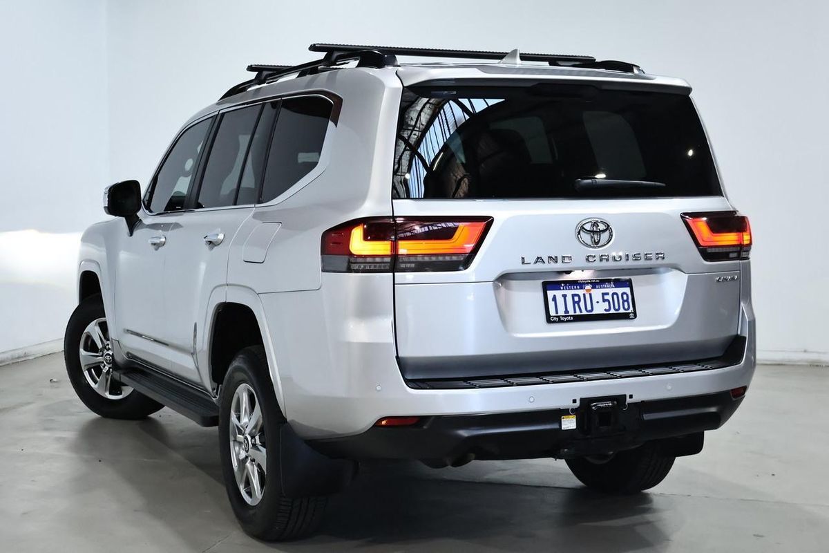 2023 Toyota Landcruiser Sahara FJA300R