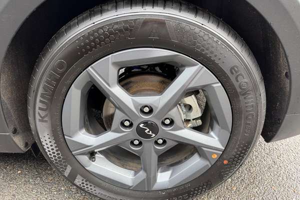 2025 Kia K4 S CL4m thumb-9