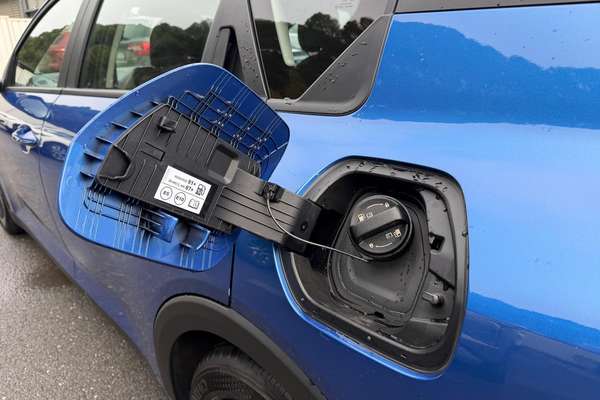 2025 Kia K4 S CL4m thumb-5