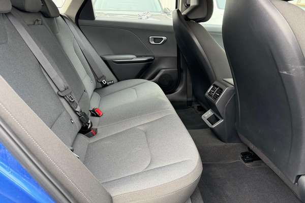 2025 Kia K4 S CL4m thumb-11