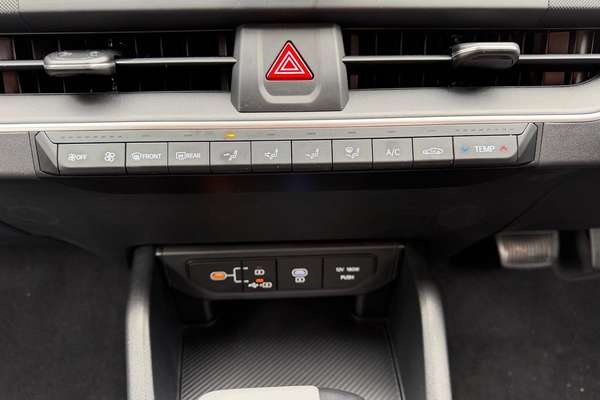 2025 Kia K4 S CL4m thumb-22