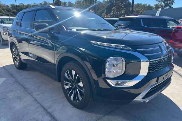 2025 Mitsubishi Outlander LS ZM