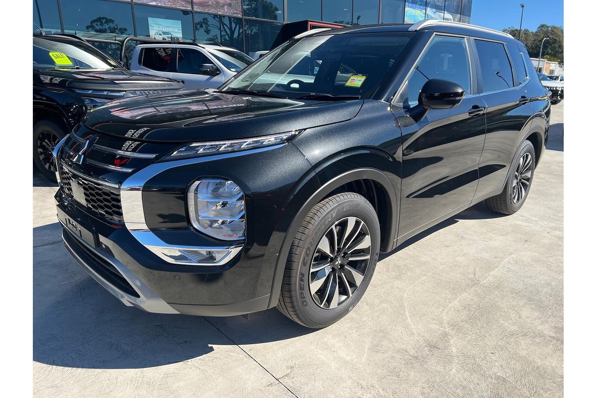 2025 Mitsubishi Outlander LS ZM