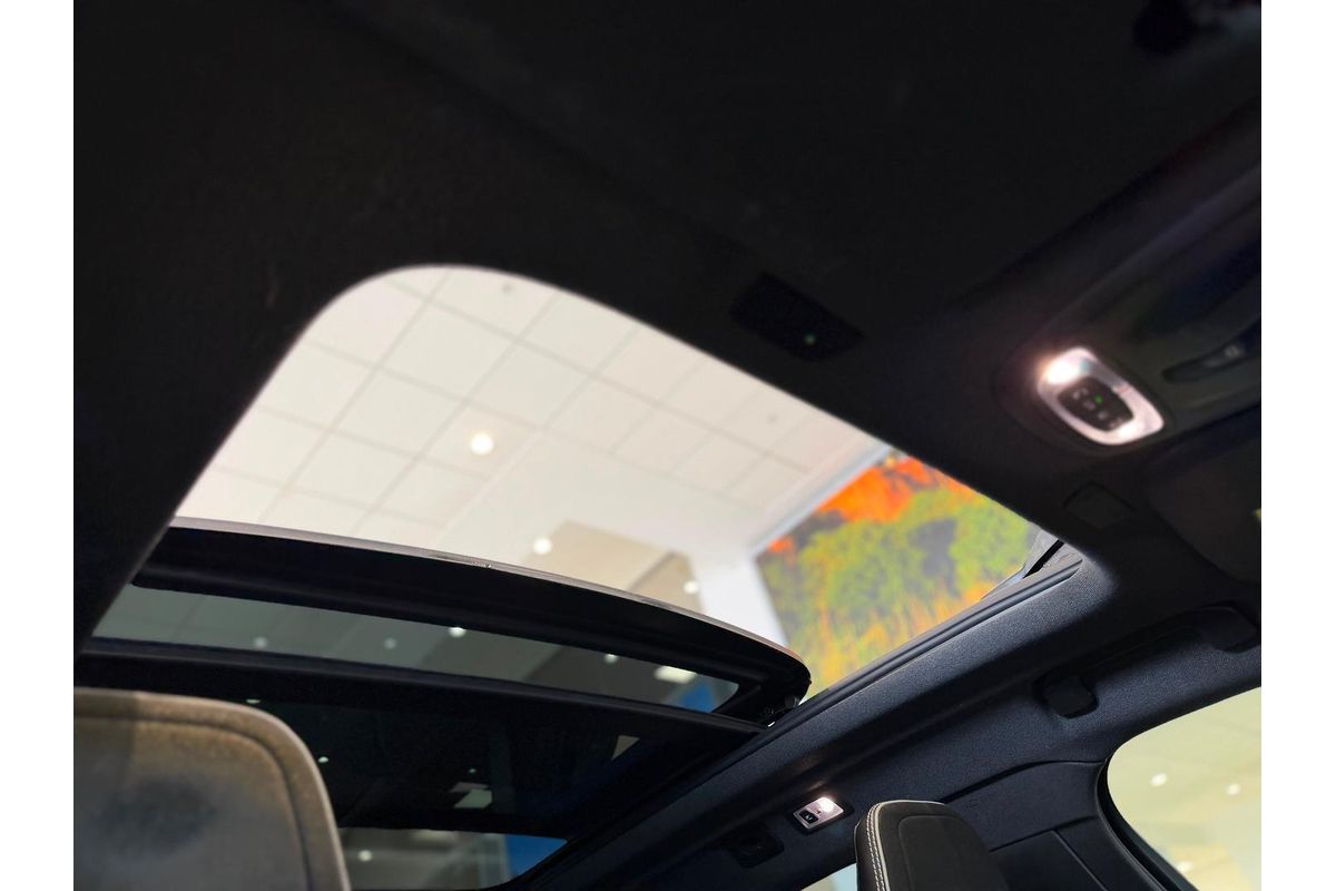 2018 Volvo XC40 T5 R-Design