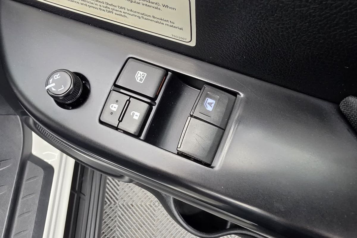 2020 Toyota Hilux SR GUN126R 4X4