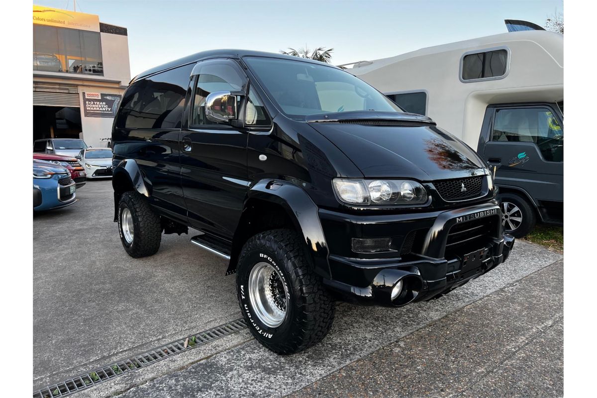 2005 Mitsubishi Delica Spacegear PD6W