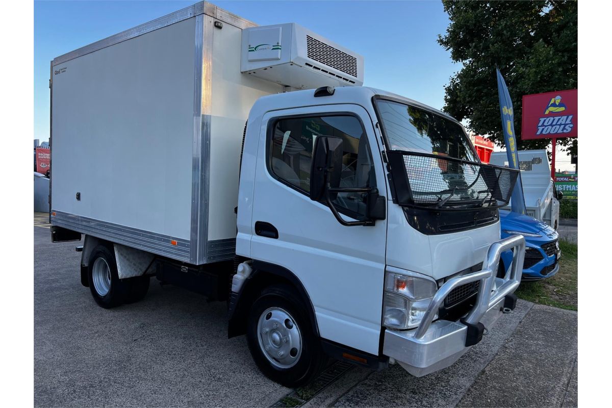 2005 Mitsubishi Canter FE83P MWB