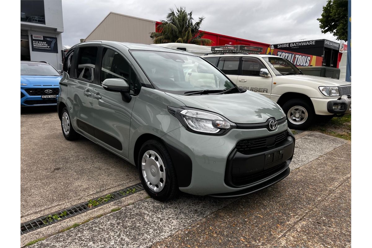 2025 Toyota Sienta 7 Seater Z Hybrid