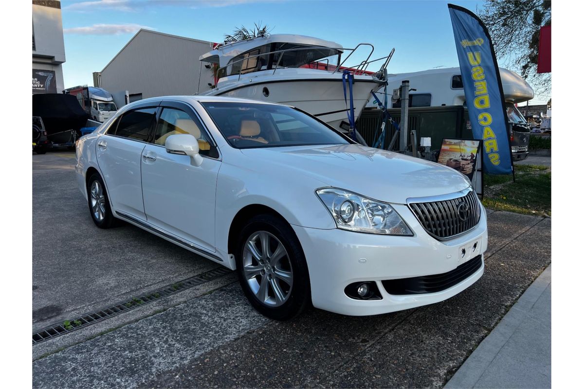 2009 Toyota Crown Majesta URS206