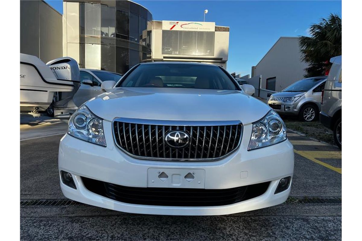 2010 Toyota Crown Majesta URS206
