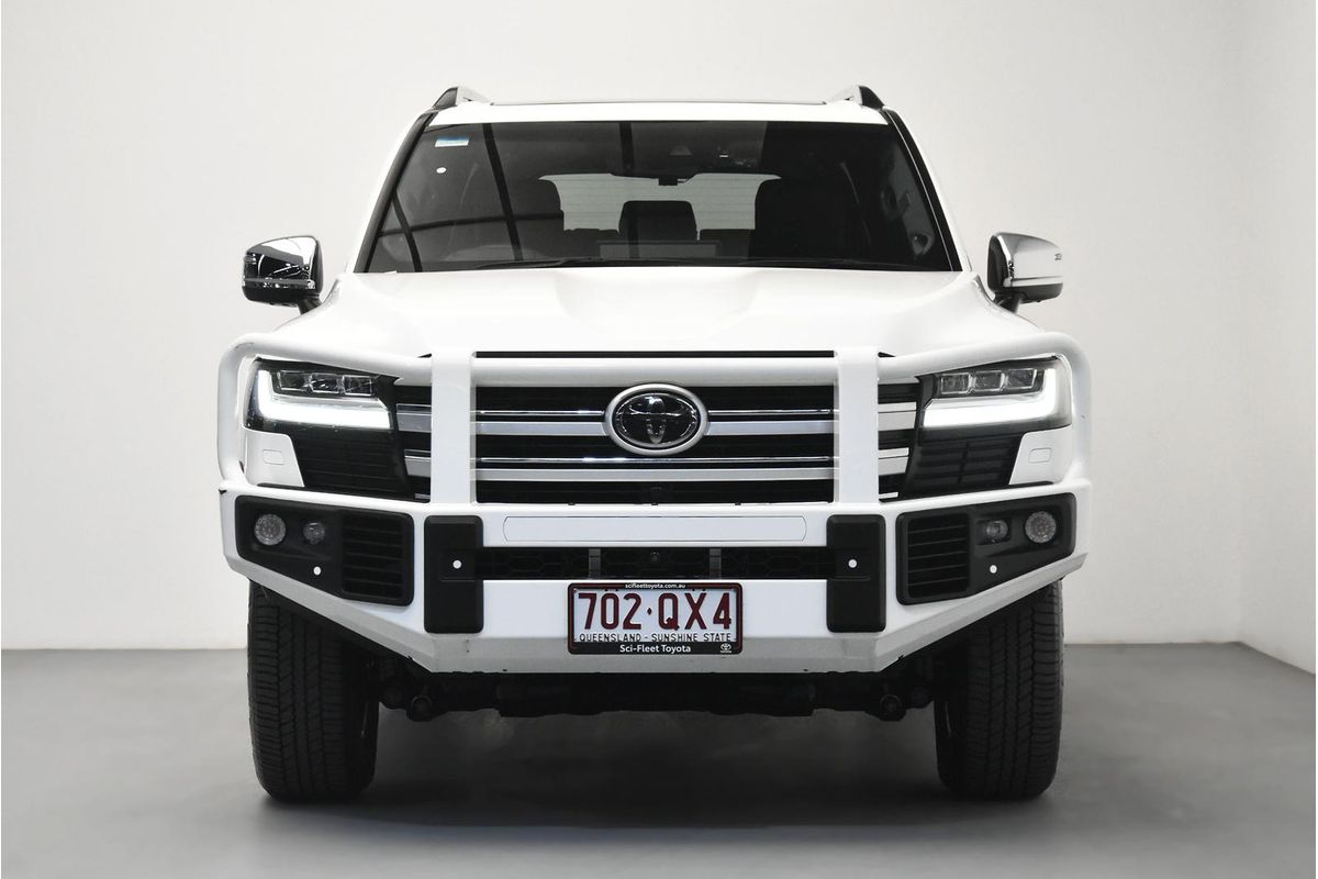 2024 Toyota Landcruiser Sahara FJA300R