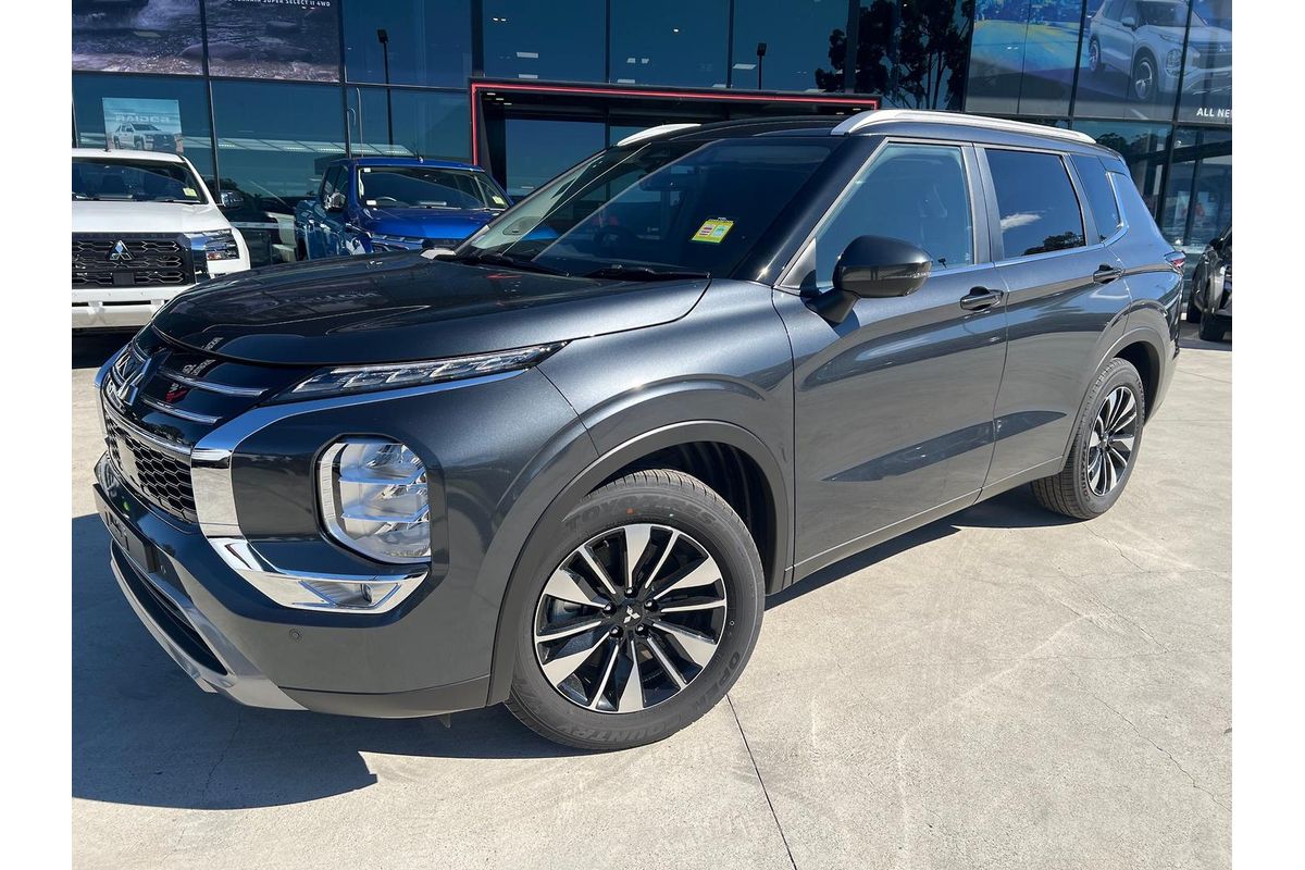 2025 Mitsubishi Outlander LS ZM