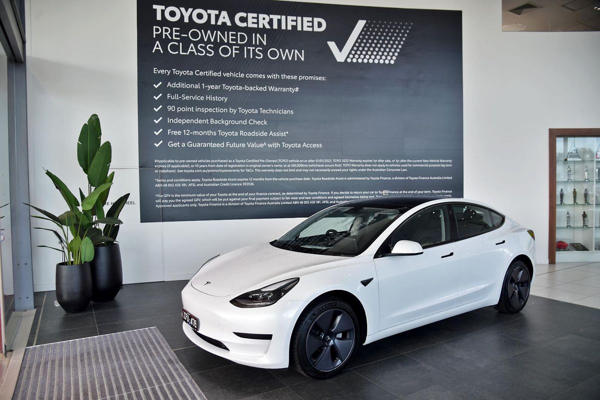 2022 Tesla Model 3 REAR-WHEEL DRIVE MY22