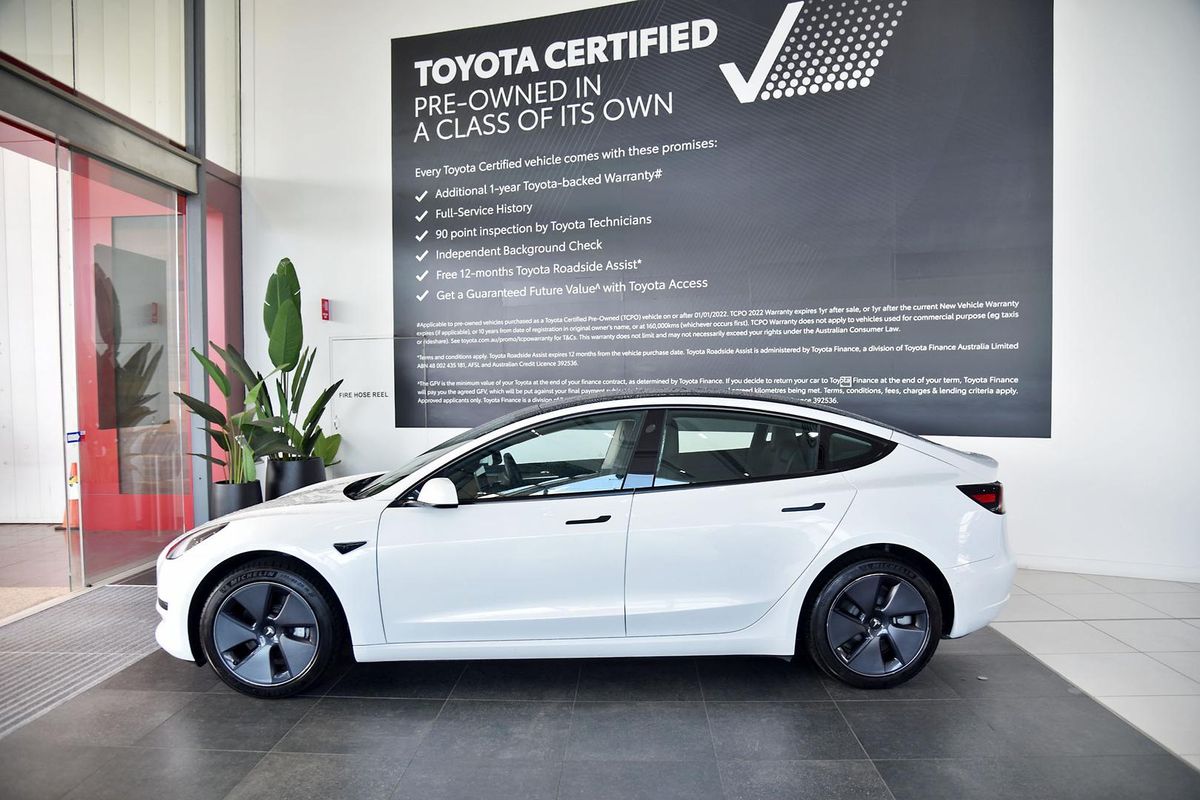 2022 Tesla Model 3 REAR-WHEEL DRIVE MY22