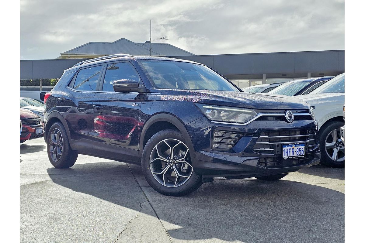 2020 KGM Korando ELX C300