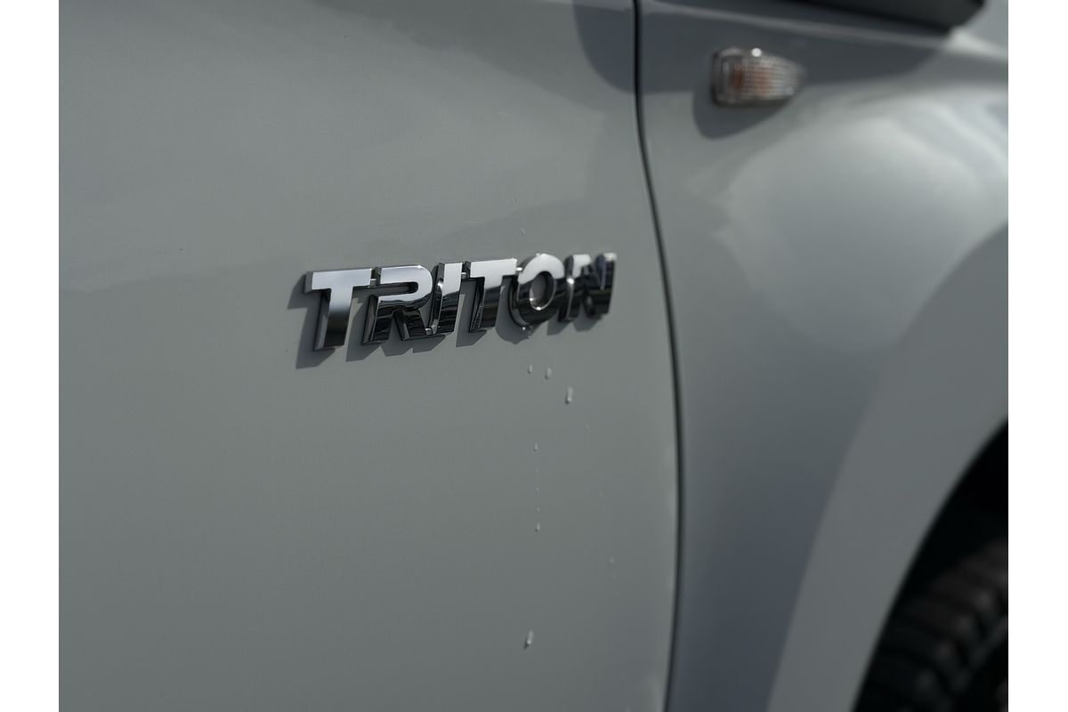 2019 Mitsubishi Triton GLX ADAS MR 4X4