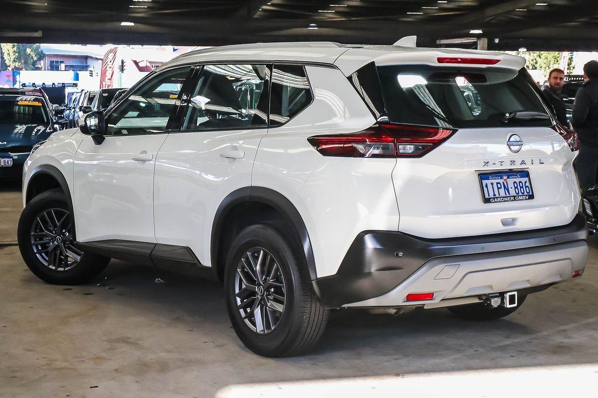2025 Nissan X-TRAIL ST T33