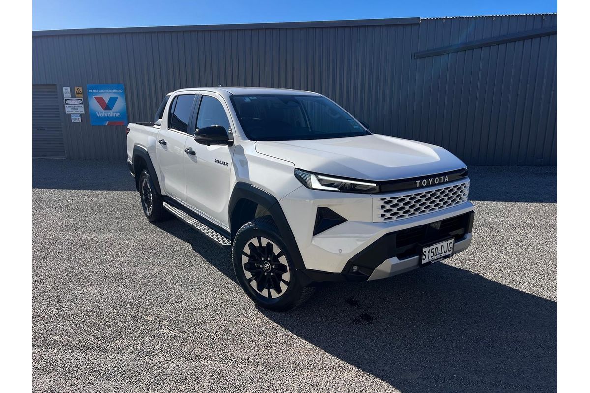 2025 Toyota Hilux SR5 48V GUN227R 4X4