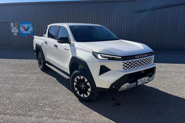 2025 Toyota Hilux SR5 48V GUN227R 4X4