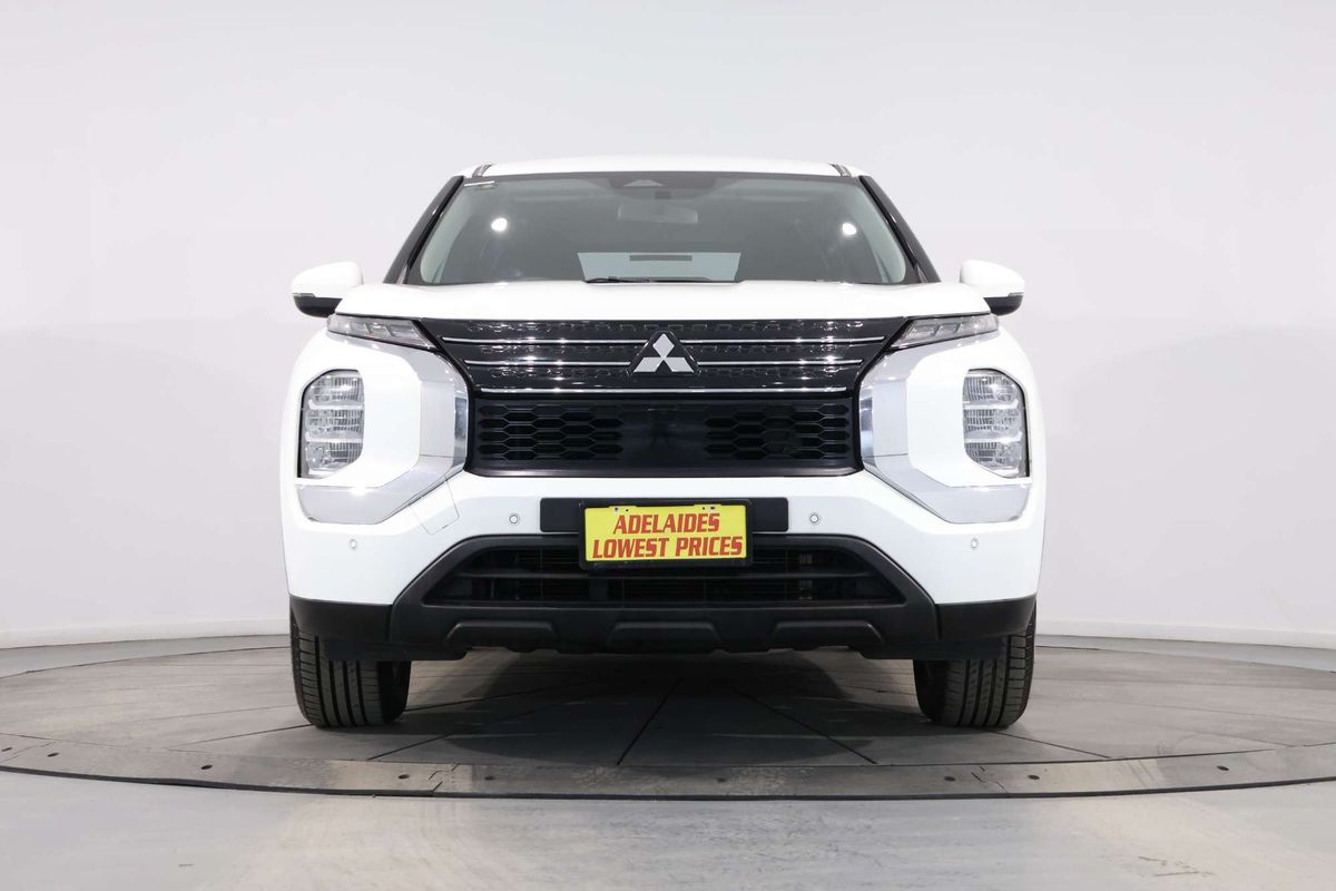 2022 Mitsubishi Outlander ES ZM