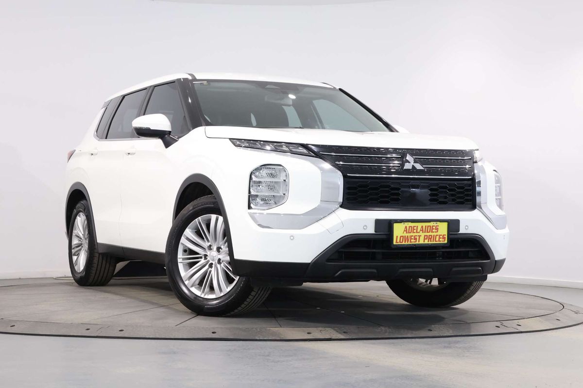 2022 Mitsubishi Outlander ES ZM