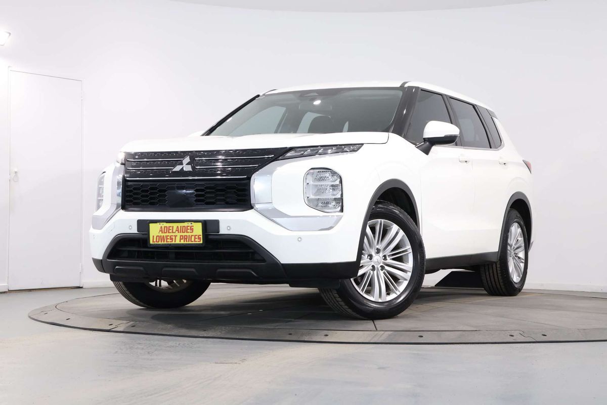2022 Mitsubishi Outlander ES ZM