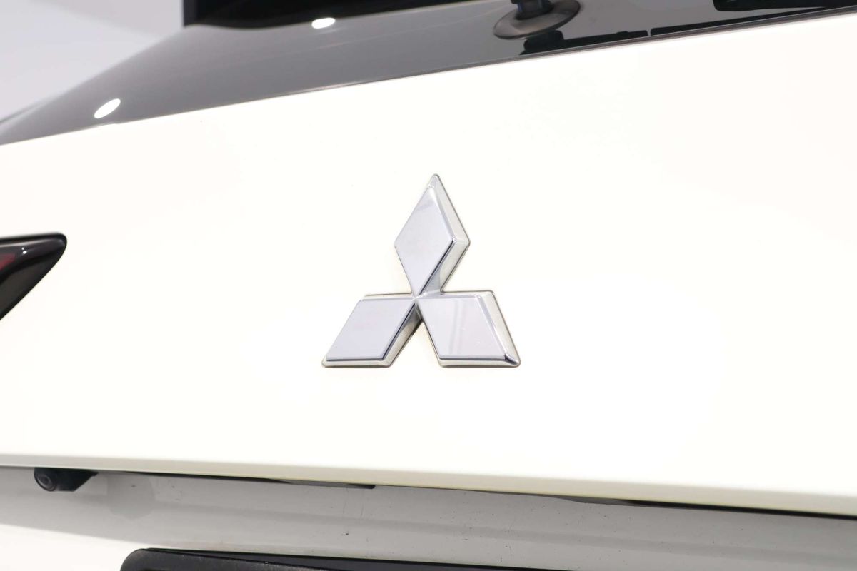 2022 Mitsubishi Outlander ES ZM