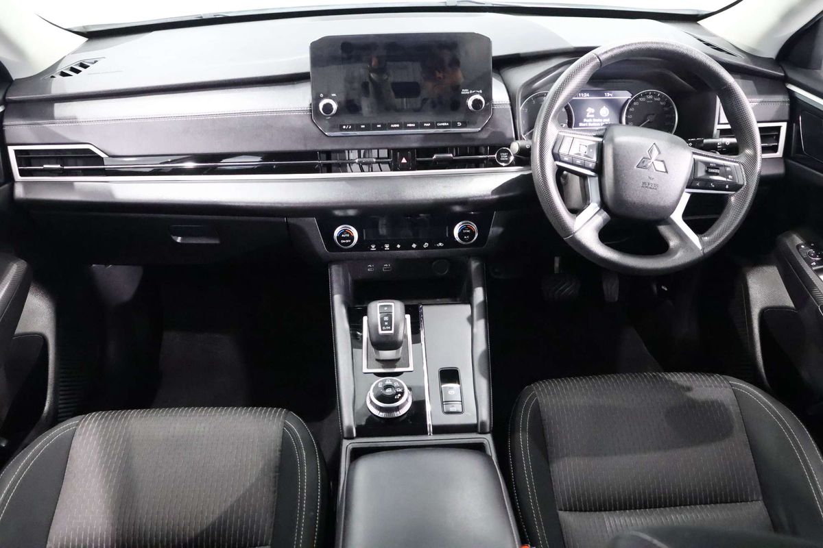 2022 Mitsubishi Outlander ES ZM