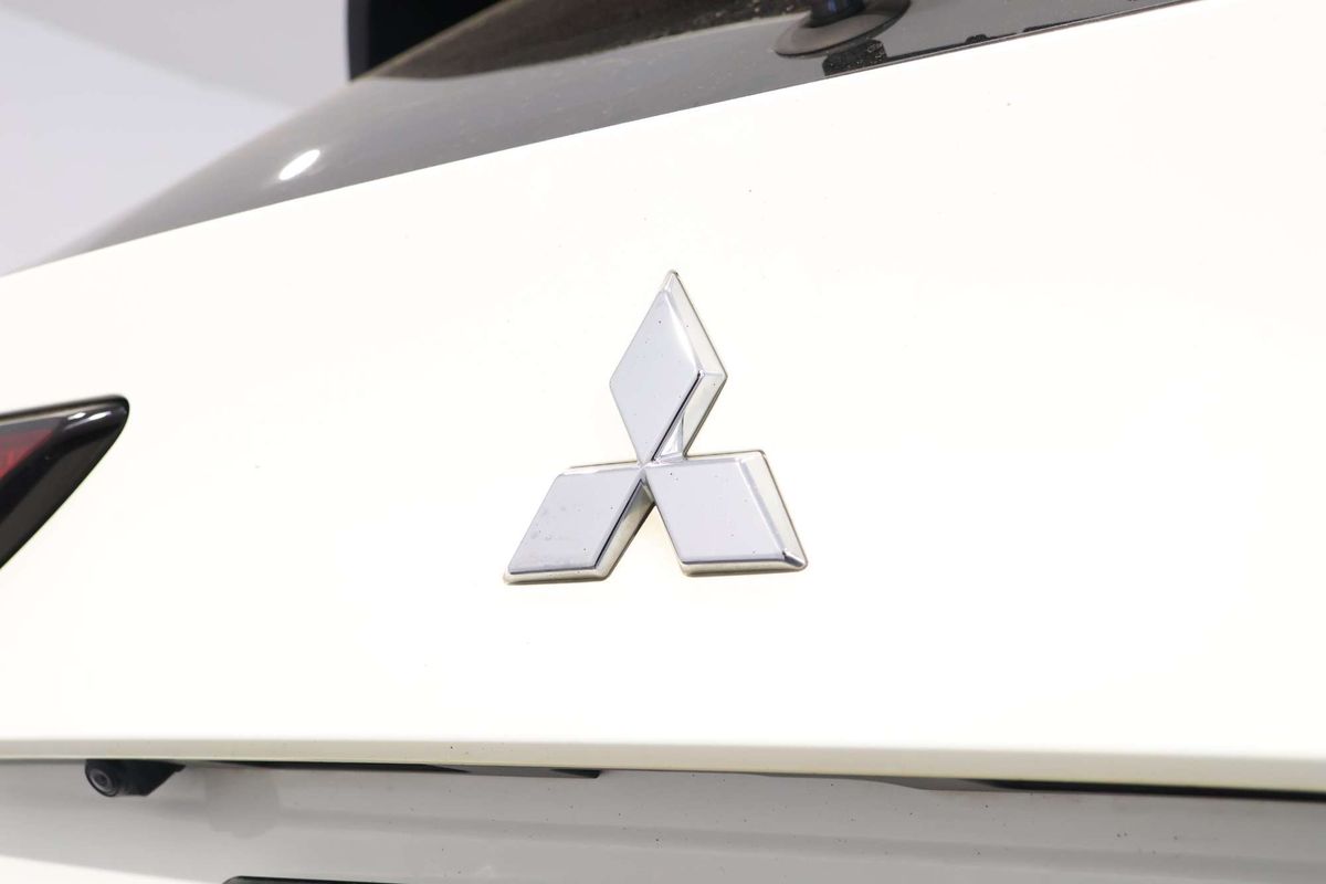 2022 Mitsubishi Outlander ES ZM