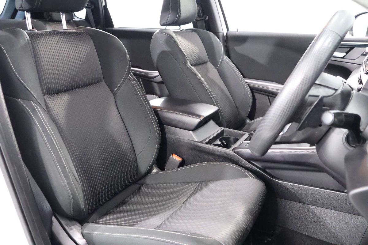 2022 Mitsubishi Outlander ES ZM