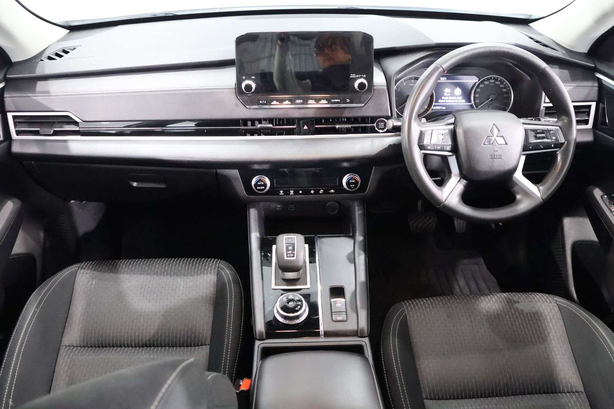 2022 Mitsubishi Outlander ES ZM