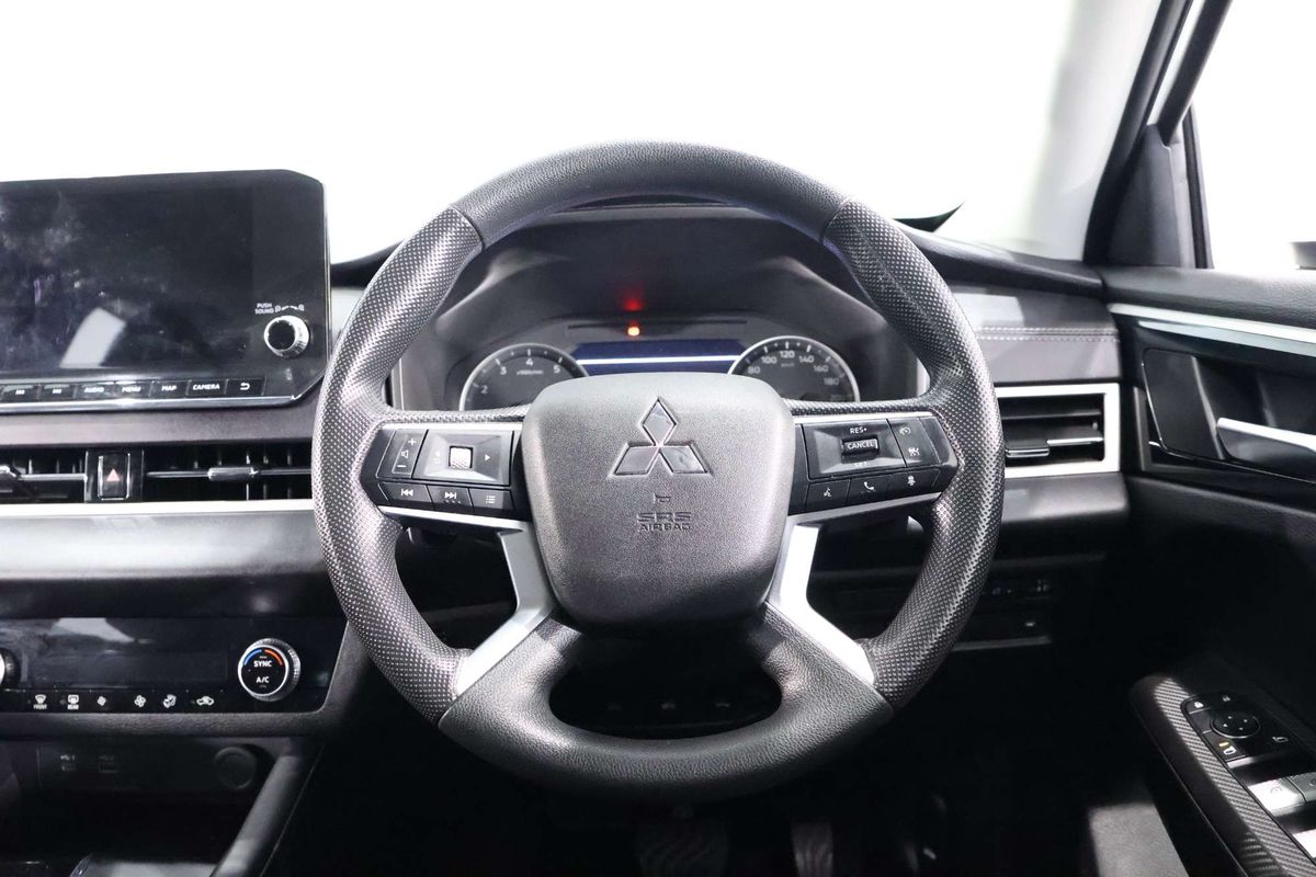 2022 Mitsubishi Outlander ES ZM