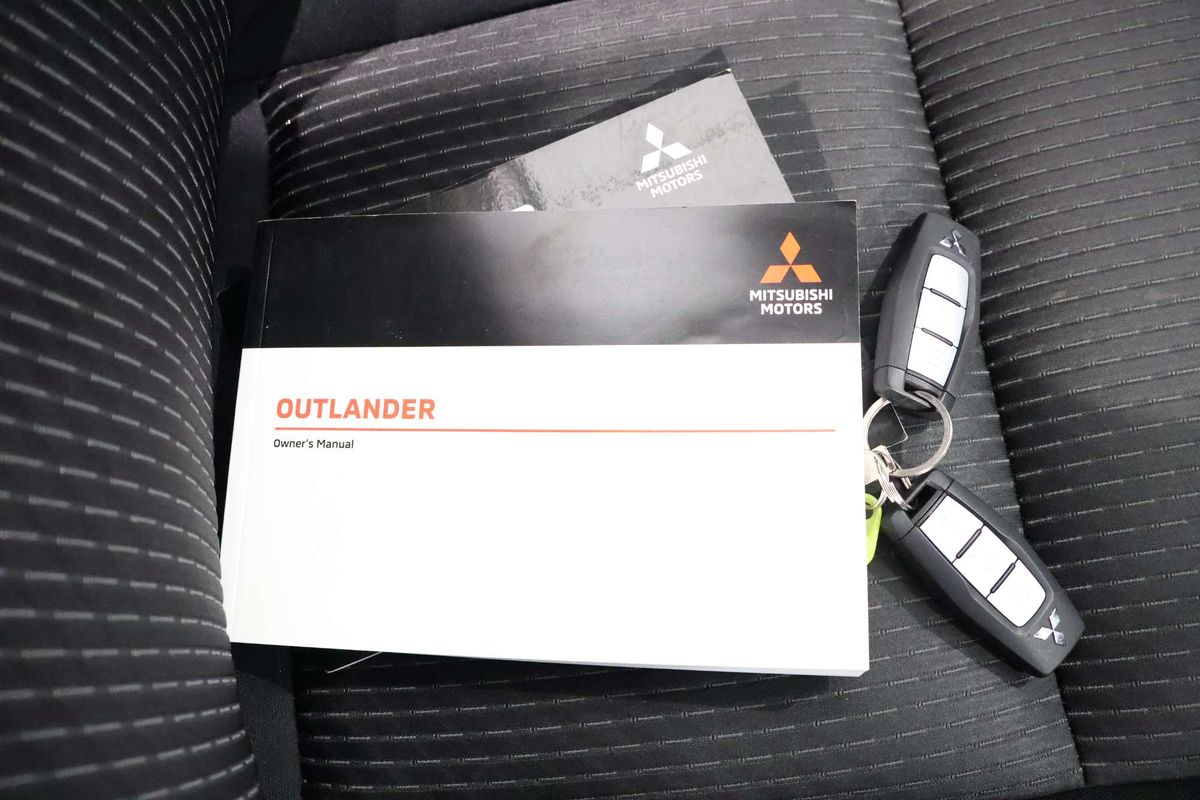 2022 Mitsubishi Outlander ES ZM