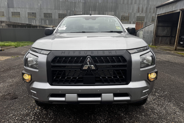 2025 Mitsubishi Triton GLX-R MV 4X4